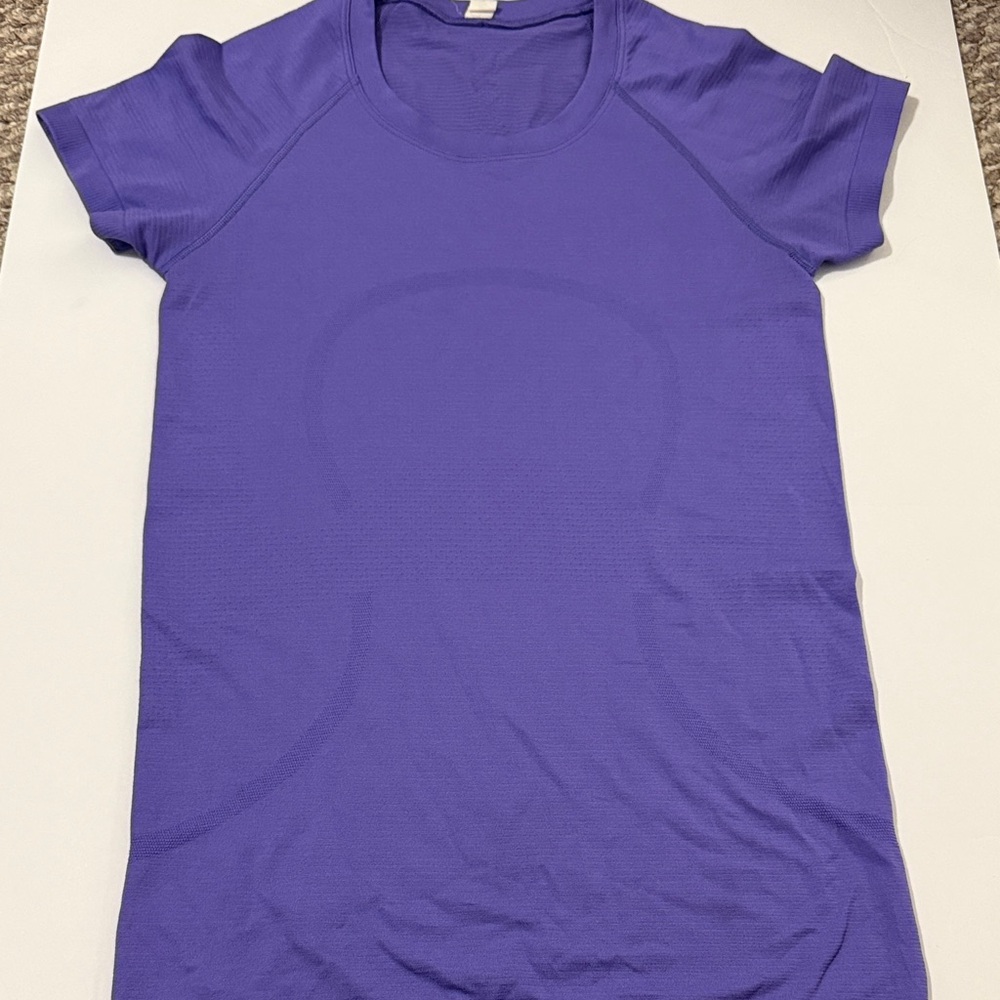 Lululemon Charged Indigo Swiftly Tech Short Sleeve - Size 4